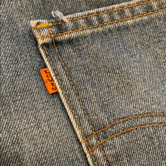 Levi’s Distressed Cut Off Jean Shorts - Picture 6 of 7